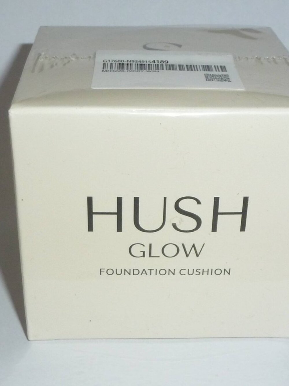 Hush Glow Foundation Cushion - Warm - Exp 2030 - Factory Sealed